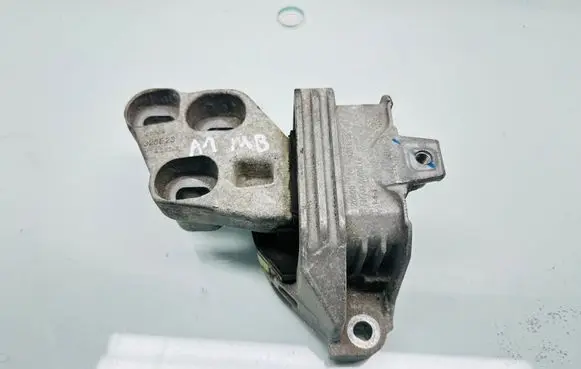 Mercedes-Benz CLA C117 X117 W117 Engine mount bracket 326E23 AG19C03