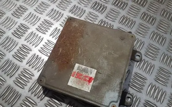 Mitsubishi Galant Engine control unit/module MD333002