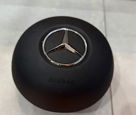 Mercedes-Benz GLC C254 Knee airbag 