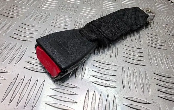 BMW 7 E38 Middle seatbelt buckle (rear) 8174360