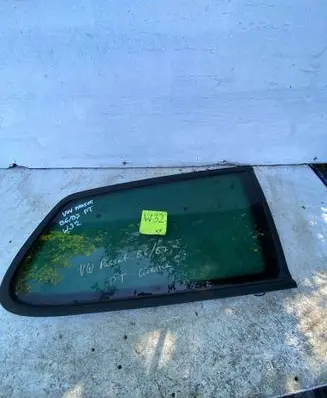 Volkswagen PASSAT B6 Rear door window glass 43R001108 E000184
