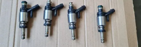 Audi A3 S3 8V Fuel distributor 06L906036L