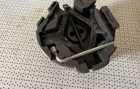 Lexus IS 220D-250-350 Lift Jack 