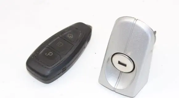 Ford Kuga II Ignition key/card 7S7T15K601ED