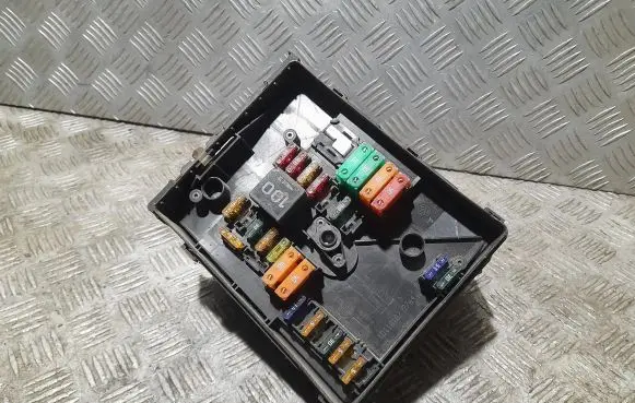 Skoda Octavia Mk2 (1Z) Fuse box set 1K0937540