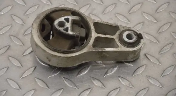 Mini One - Cooper Coupe R56 Engine mount bracket