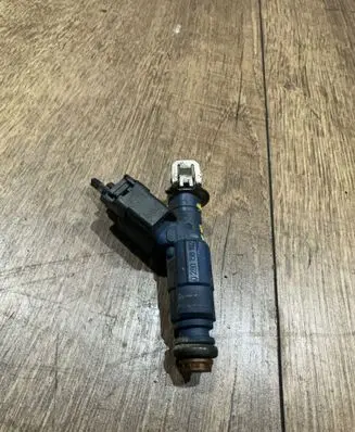 Fuel injector