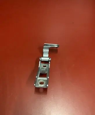 Chrysler Pacifica Tailgate/trunk/boot hinge 68229150