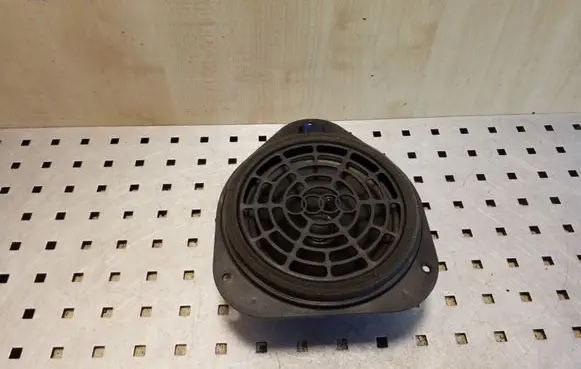 Audi A5 8T 8F Front door speaker 8T0035411A