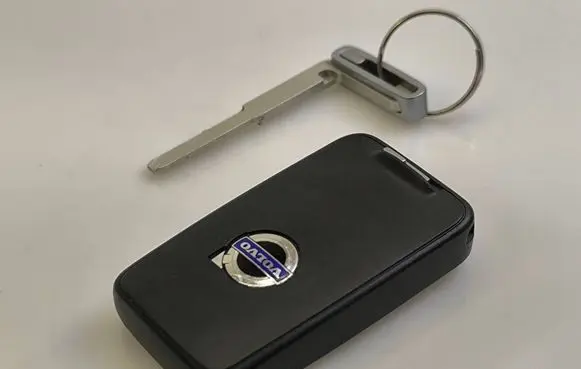 Volvo XC70 Ignition key/card 8676873
