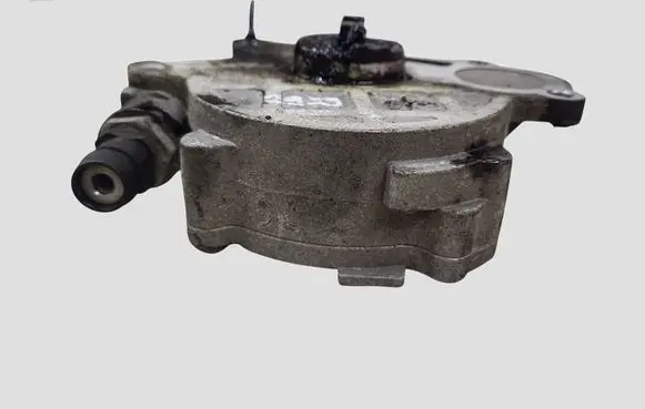 Volkswagen PASSAT B6 Vacuum pump 03L145100