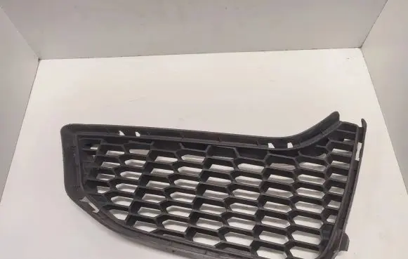 BMW M4 F82 F83 Front bumper lower grill 8054301 51118054301