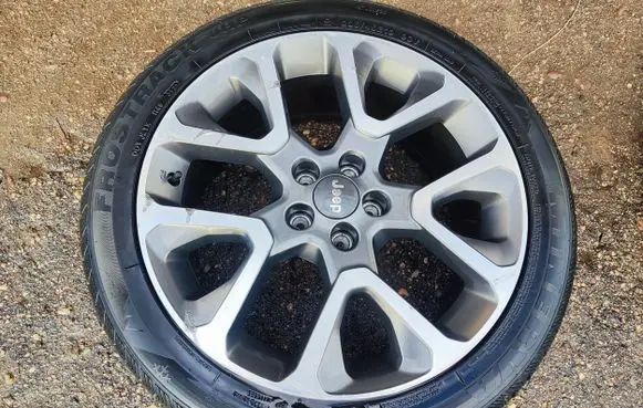 Jeep Renegade R19 alloy rim 52142696
