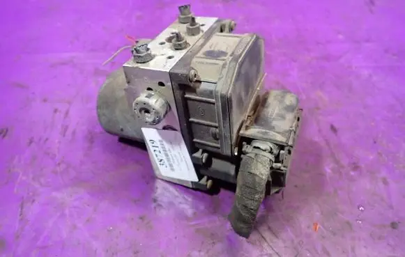 Volkswagen PASSAT B5.5 ABS Pump 4B0614517G