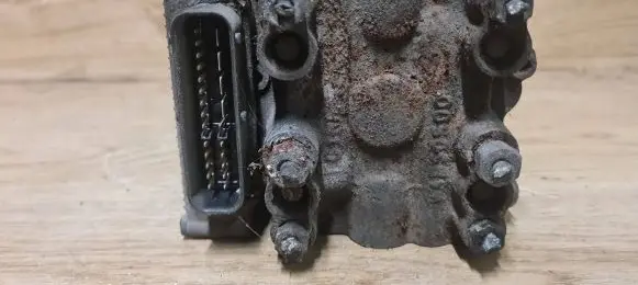 Ford Mondeo MK II ABS Pump F7RF2C219AA