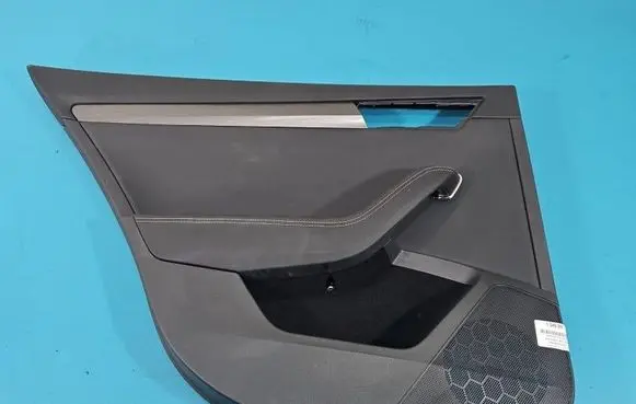 Skoda Superb B8 (3V) Coupe rear side trim panel 3V9867023CK IMPRK1549097
