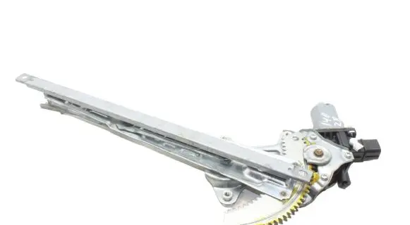 Mitsubishi Outlander Rear window lifting mechanism without motor