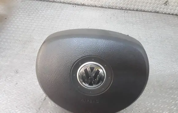 Volkswagen Golf V Steering wheel airbag 1K0880201N