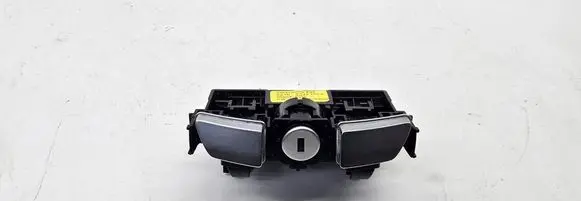 BMW 5 GT F07 Armrest lock 9142175