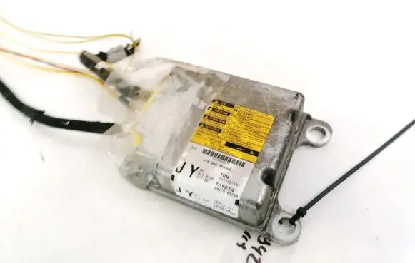 Toyota Avensis T270 Airbag control unit/module 8917005230 89170-05230