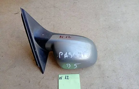 Volkswagen PASSAT B5 Front door electric wing mirror 6589956