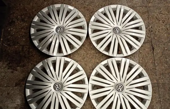 Volkswagen Polo V 6R R13 wheel hub/cap/trim 