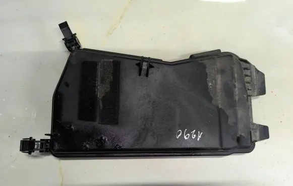 Mercedes-Benz E W212 Fuse box cover A2125400082
