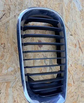 BMW 3 E46 Front grill 7030549