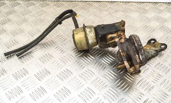 Toyota Hilux (AN10, AN20, AN30) Other engine bay part