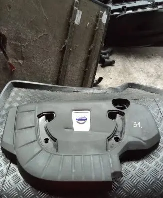 Volvo V40 Engine cover (trim) 30757910