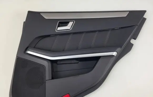 Mercedes-Benz E W212 Coupe rear side trim panel 0007676054