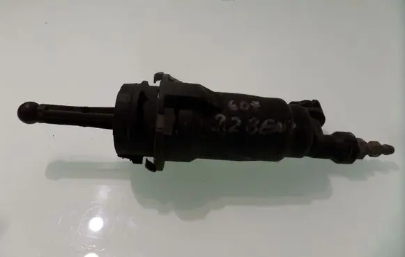 Peugeot 607 Clutch master cylinder