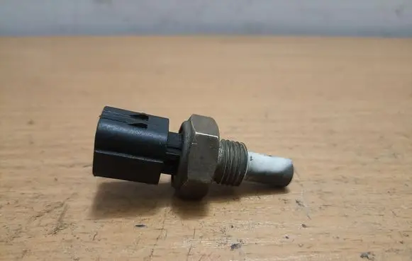 SsangYong Tivoli Coolant temperature sensor A1615423417
