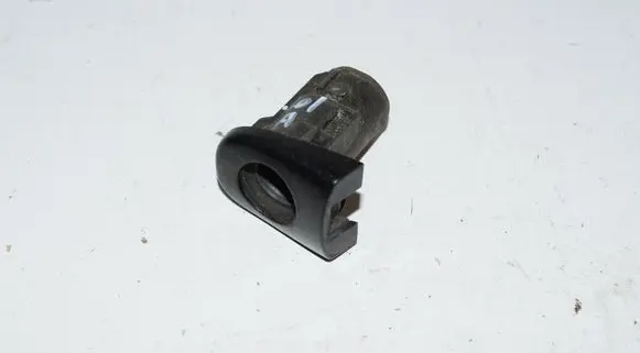 Volkswagen PASSAT B5 Front door handle cover 