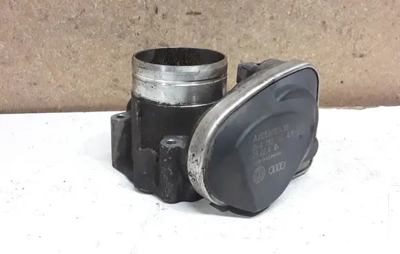 Volkswagen Golf V Throttle valve 06A133062AT