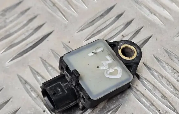 Hyundai i30 Airbag deployment crash/impact sensor 959201H100 1HFLBV81MJ2359