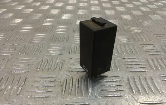 BMW 5 E34 Other relay 8363317
