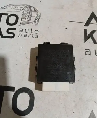 Toyota Auris 150 Window wiper relay 8594002040 4230001071
