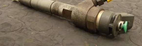 Fuel injector