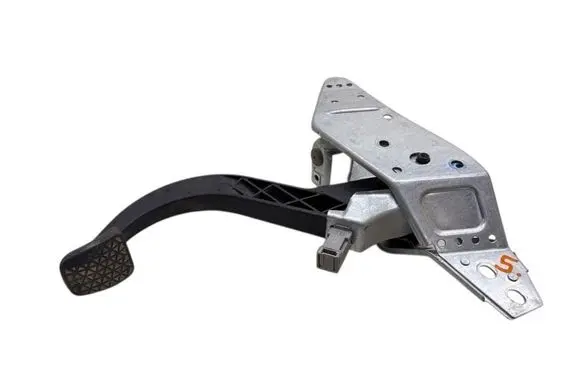 Opel Astra H Clutch pedal 28870 10883