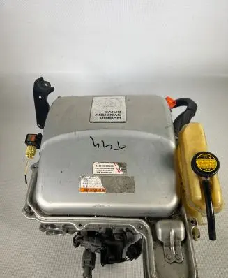 Toyota Prius (XW20) Voltage converter inverter ZL319600080