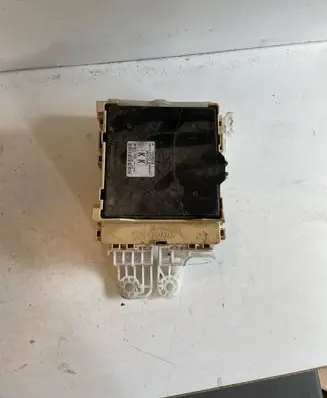 Toyota Auris E180 Fuse box set 8922102480