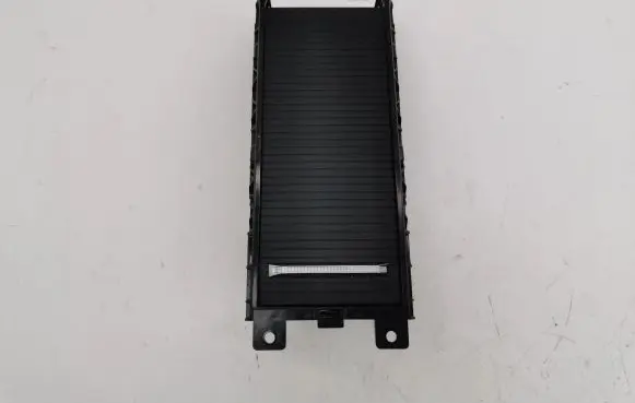 Cup holder front