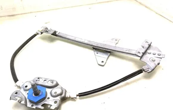 Rear door manual window regulator