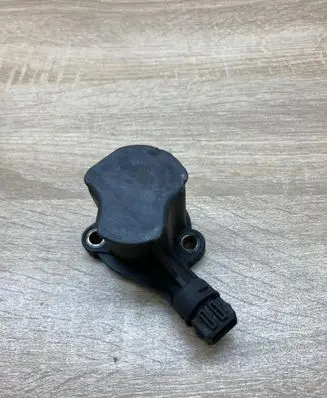 Volkswagen PASSAT B3 Reversing light switch sensor 02A945413B
