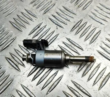 Volkswagen Golf VII Fuel injector 04E906036AF 04E133036A