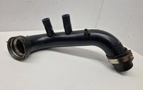 BMW 5 E60 E61 Air intake hose/pipe