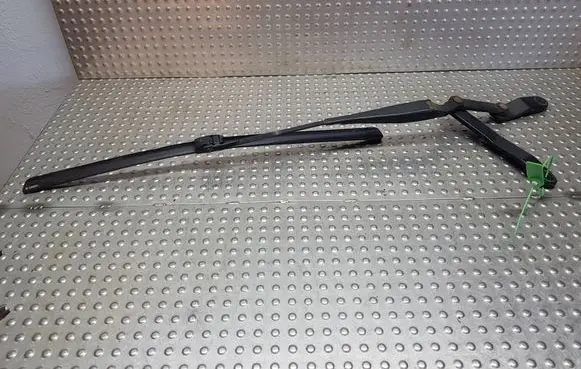 Mercedes-Benz C W204 Front wiper blade arm S26370506 A2048200344