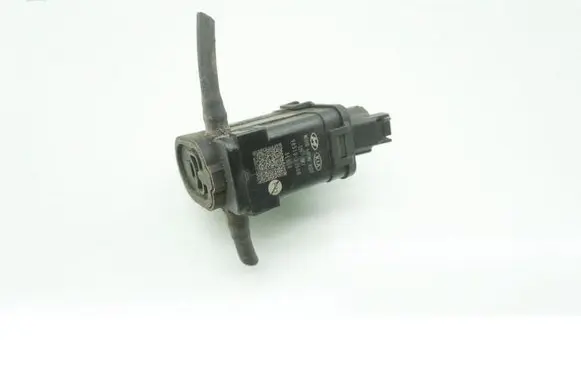 Hyundai Tucson JM Windscreen/windshield washer pump 985102J500