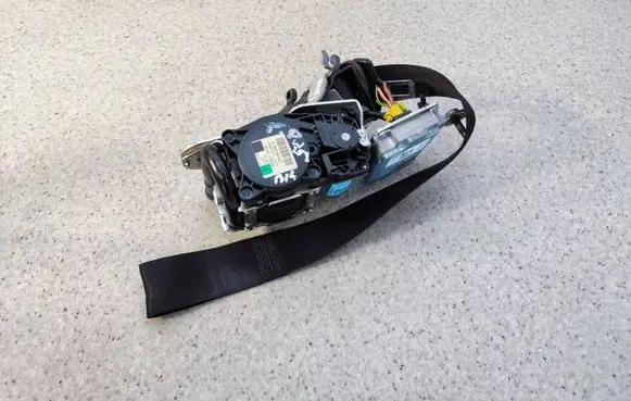 Mercedes-Benz E C207 W207 Front seatbelt A2078604285 616988700